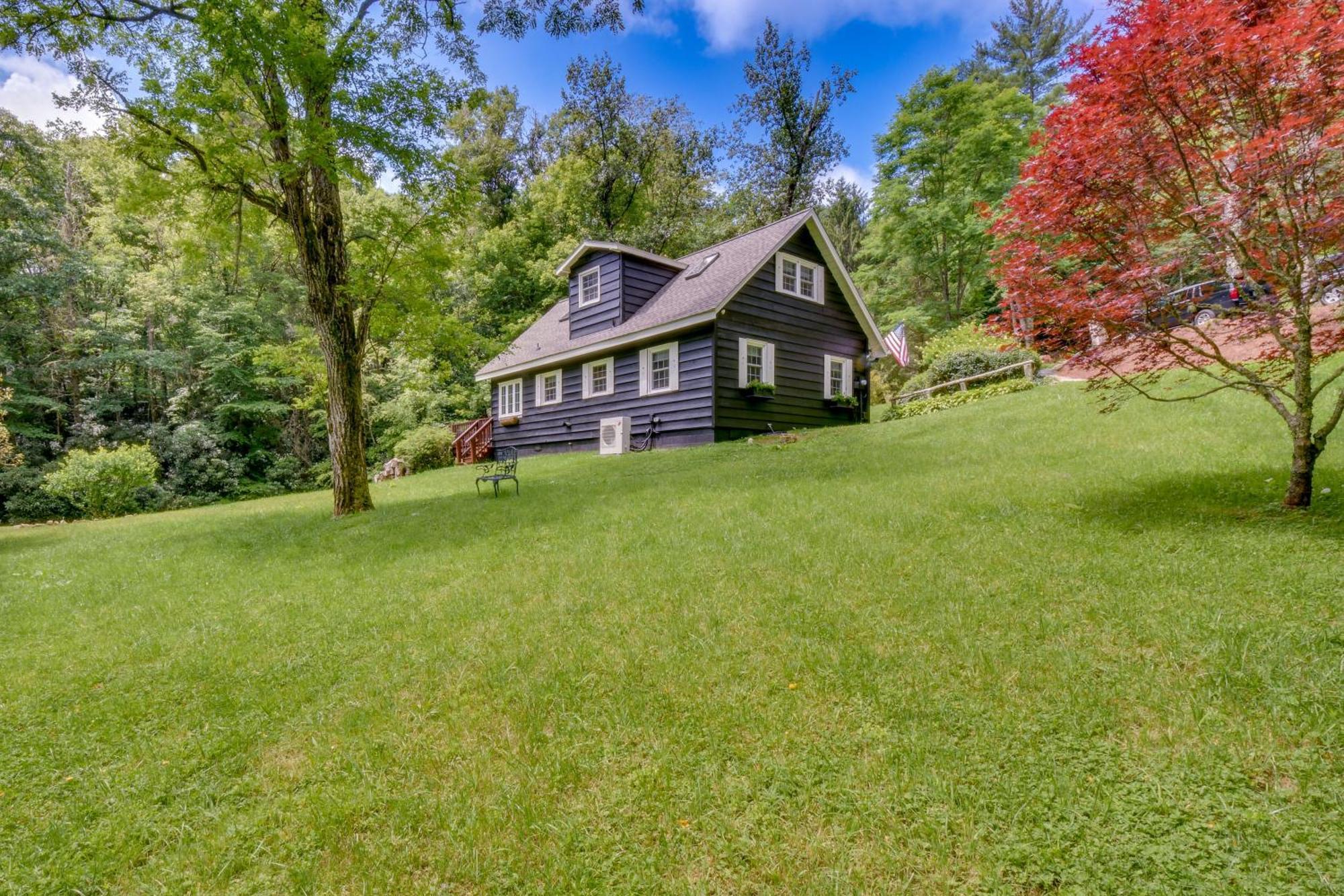 Enchanting Highlands Cottage With Pond And Falls! Eksteriør bilde